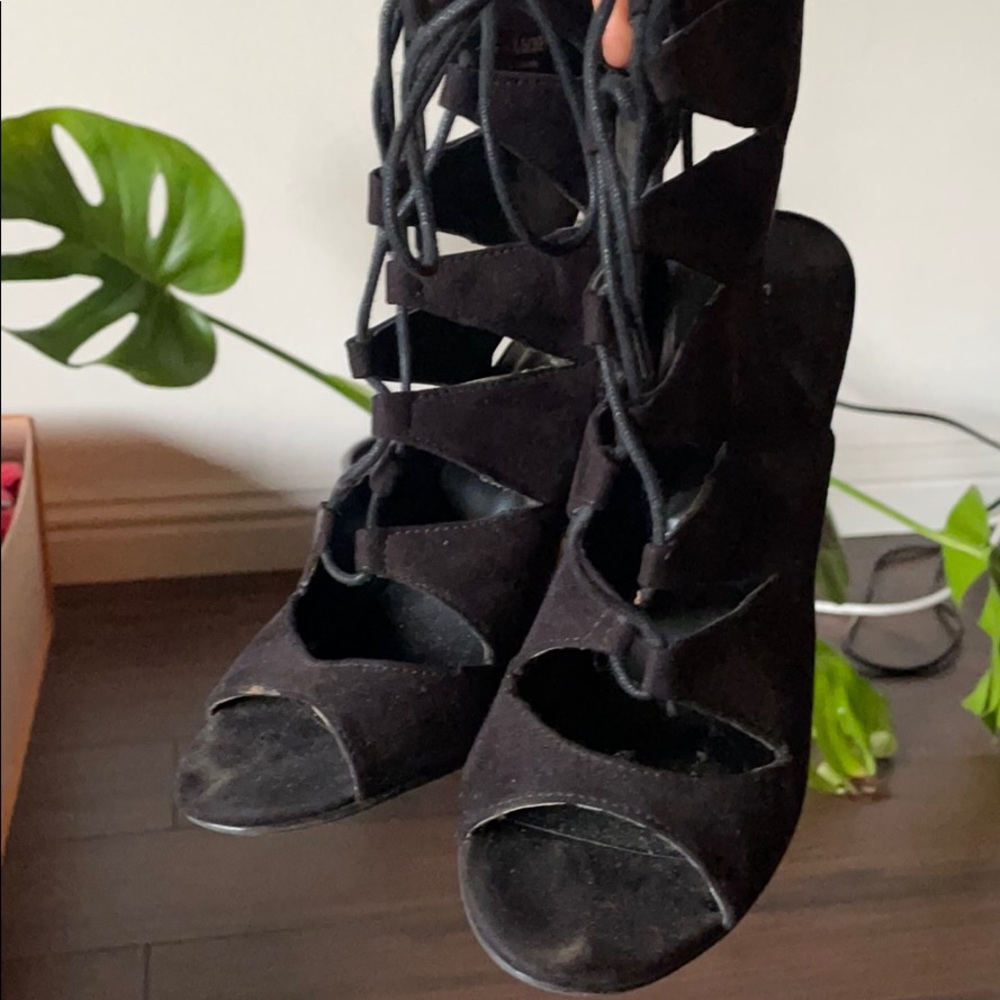 Chinese Laundry Lace Up Heel - Picture 4 of 8